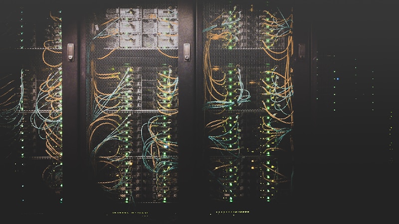 HP ProLiant DL380 Gen9 — 2x E5-2620v4 64GB RAM
